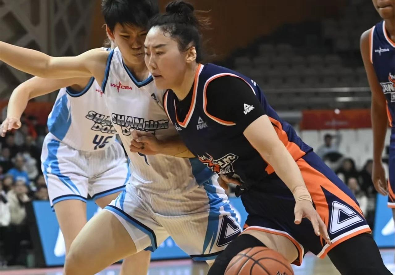 斗球体育直播-泪目！中国女篮31岁王牌重回巅峰：得分助攻均第1，宫帅召回她？