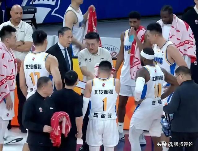 斗球体育官网-你可是北京顶薪球员！范子铭4中0得0分3犯 多次在场隐身遭球迷热议