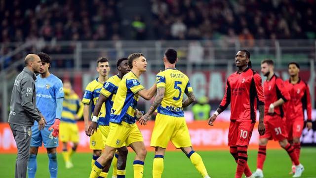 斗球TV-【意甲】奇克断牙伤退，米兰长期不败再遭帕尔马终结